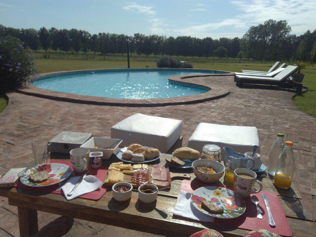The Polo House Bed and Breakfast Pilar  Buitenkant foto